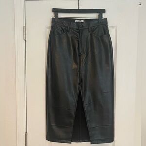 Abercrombie & Fitch Black Faux Leather Midi Skirt Size 27